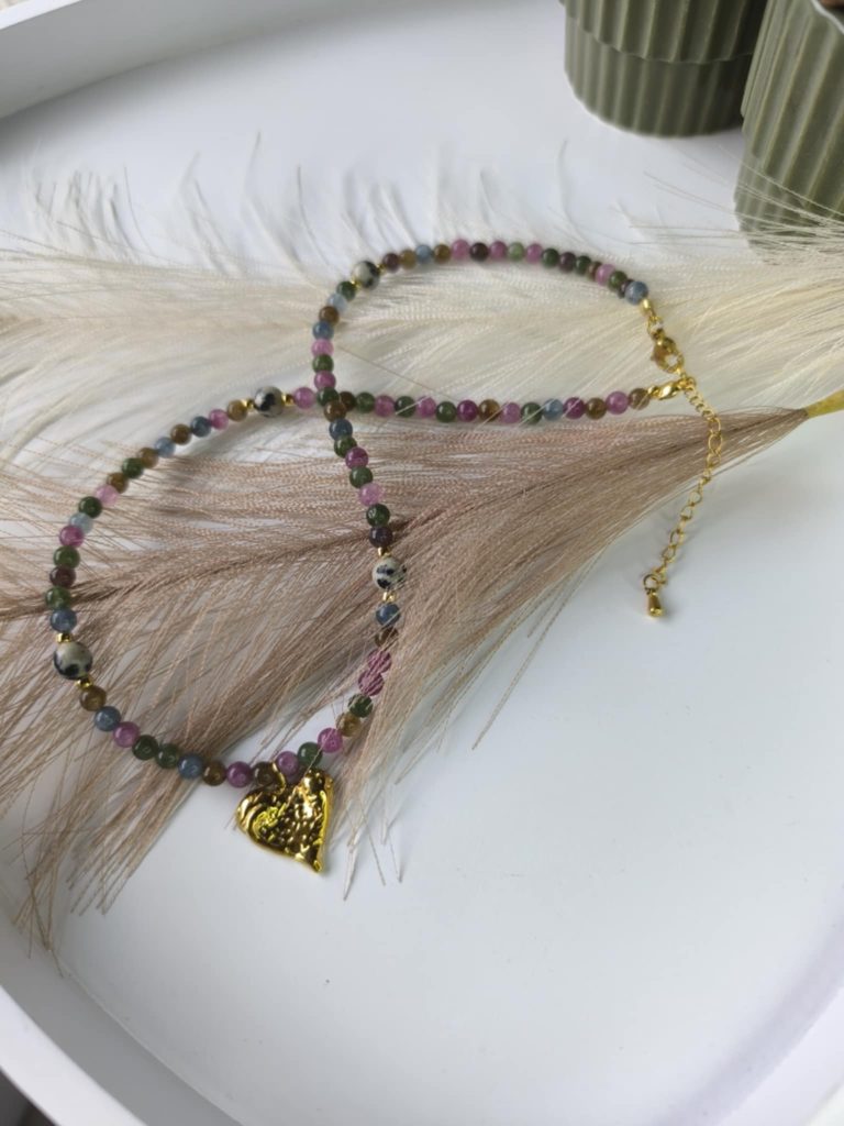 Naszyjnik ręcznie wykonany z kamieni naturalnych z dodatkiem stali nierdzewnej